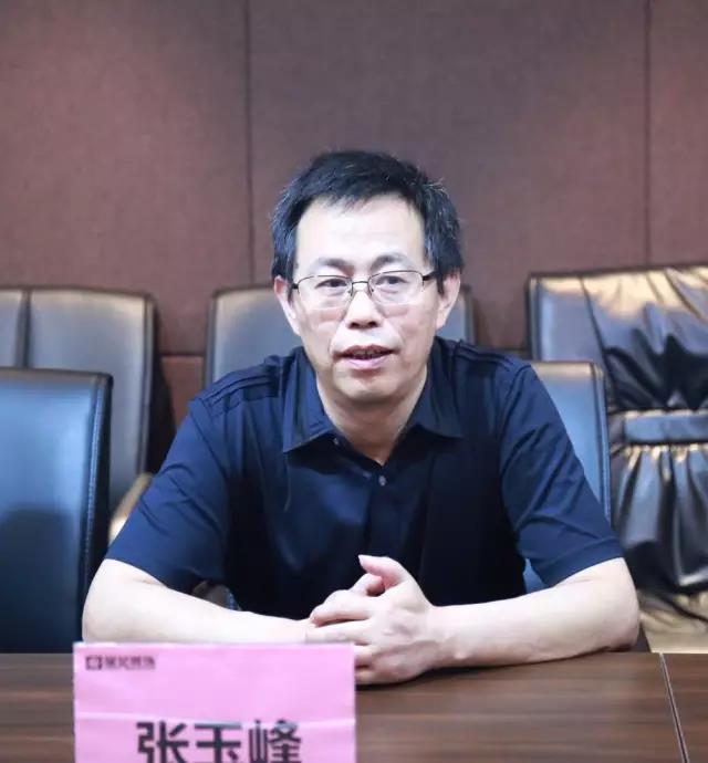 中国建筑装饰协会研究会会长张玉峰一行莅临杏盛集团考察调研